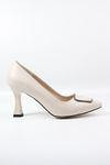 Trendayakkabı - Bej Önü Tokalı Kadın Topuklu Ayakkabı